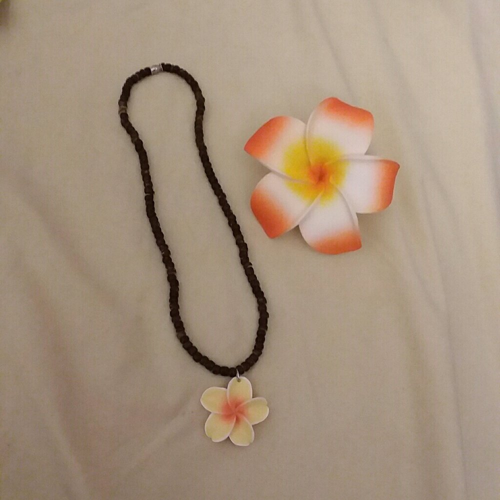 Floral necklace and hairpin